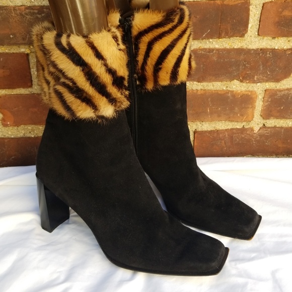 Stuart Weitzman Shoes - Stuart Weitzman feline ankle boots 10 e